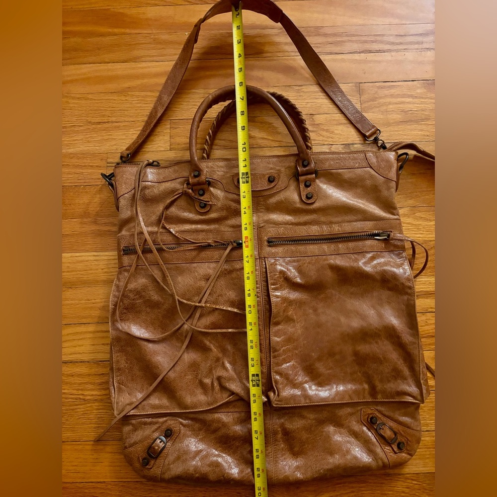 Balenciaga Classic Arena Y2K Leather Tote - Picture 13 of 15